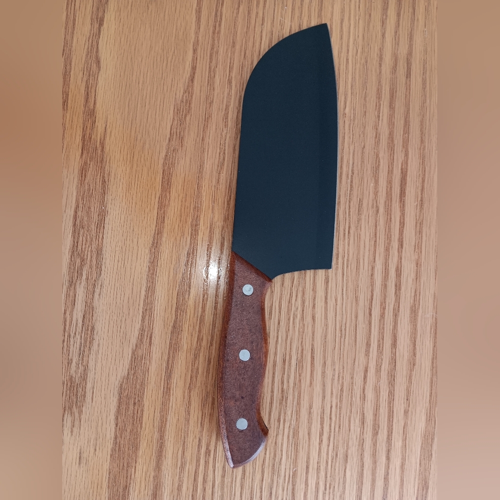 Stainless Steel Chef Knife with Plastic Blade Protector. 12 Inch Total. Blade 7. - Picture 5 of 6